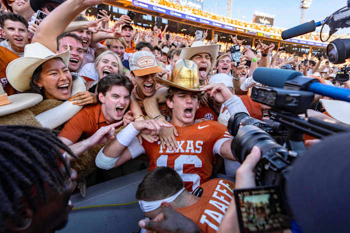 Arch Manning en Texas behalen de broodnodige 23-6 overwinning op nummer 6 Oklahoma in Red River Rivalry