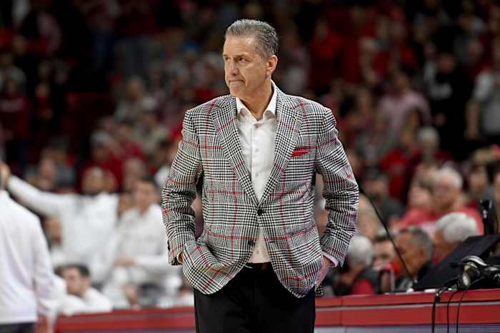 Arkansas-coach John Calipari belooft met pensioen te gaan voordat hij een transactionele aanpak hanteert