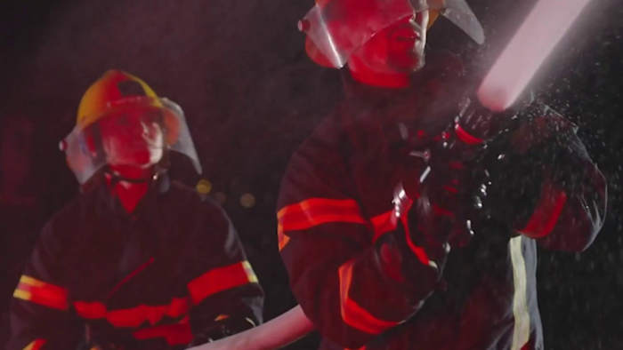 Brandweerlieden op de militaire bases van San Antonio blijven onbetaald doorwerken tijdens de sluiting van de overheid