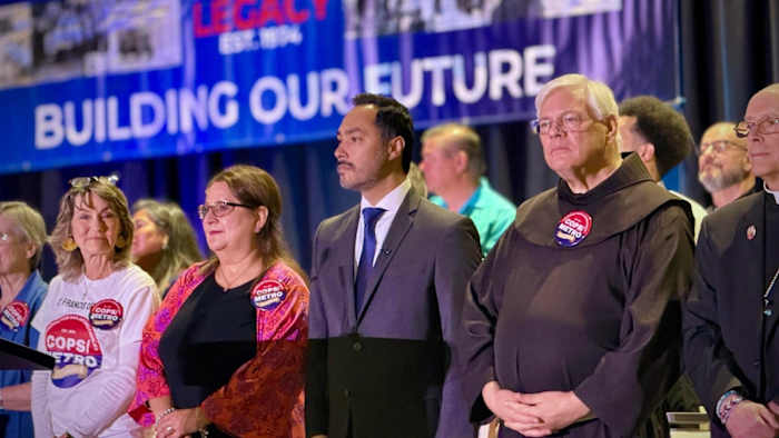 COPS/Metro viert 50 jaar belangenbehartiging en onthult nieuwe tienjarige strategie