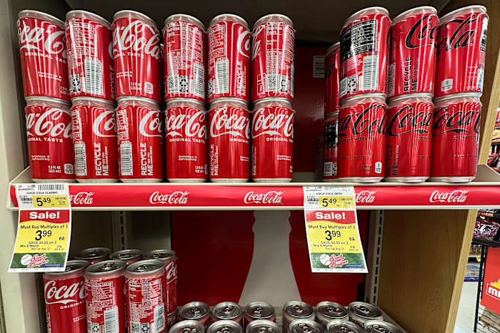 Coca-Cola Southwest Beverages haalt bepaalde dranken uit de markt vanwege mogelijk metaal in producten