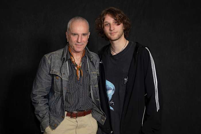 Daniel Day-Lewis, zich uit pensionering teruggetrokken door zijn zoon, vindt zijn acteerbrand nog steeds brandt