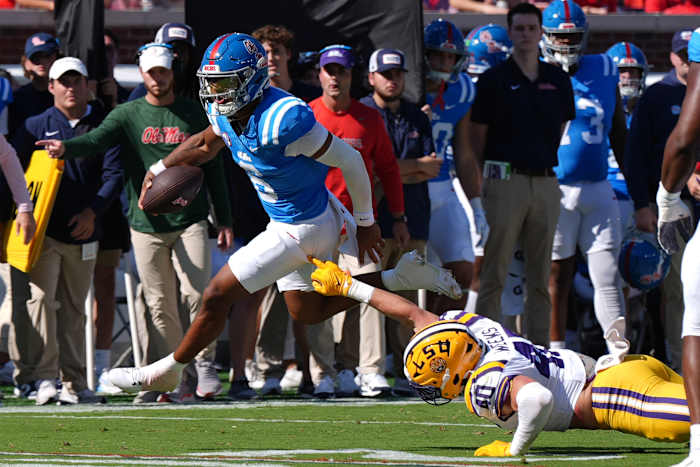 De 385 scrimmage yards van Chambliss stuwt nr. 13 Mississippi voorbij nr. 4 LSU, 24-19