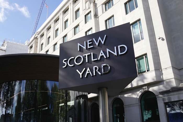 De Britse politie heeft in Londen drie mannen gearresteerd op verdenking van spionage voor Rusland