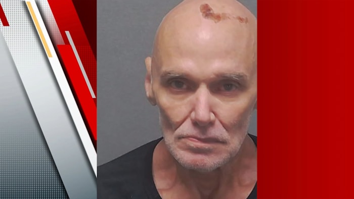 De mens gevangen met gestolen pistool, Silencer Inside Methodist Hospital, zegt SAPD