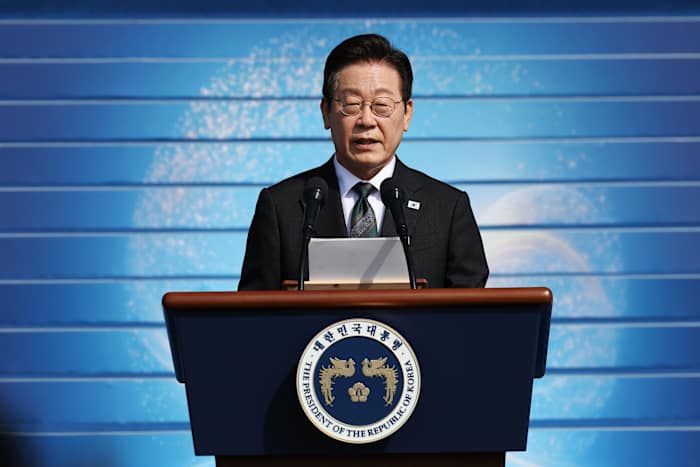 De president van Zuid -Korea verontschuldigt zich over slecht beheerde buitenlandse adoptieprogramma's