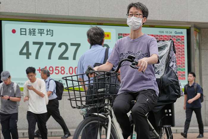 De wereldaandelen stijgen grotendeels en de olieprijzen dalen nadat Israël en Hamas zijn overeengekomen de gevechten te staken