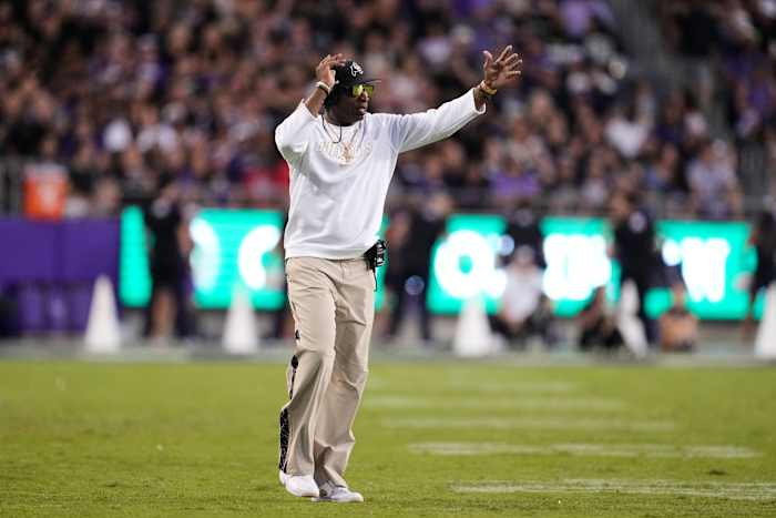 Deion Sanders zal een procedure ondergaan die verband houdt met bloedstolsels en is van plan Colorado dit weekend te coachen