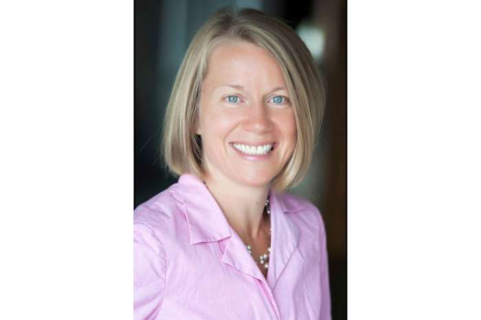 Democraat Jackie Norris uit Iowa beëindigt de campagne in de Amerikaanse Senaat, daarbij verwijzend naar de ICE-arrestatie van de hoofdinspecteur van Des Moines