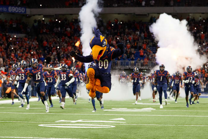 ESPN's 'SportsCenter' landt deze week op UTSA voorafgaand aan de Tulane-wedstrijd