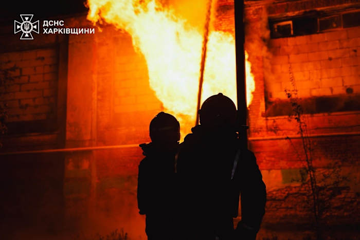 Een Russische luchtaanval treft een Oekraïens ziekenhuis, dagen voordat Zelenskyy Trump ontmoet