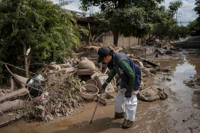Een week na de overstromingen wankelen delen van Midden-Mexico van de verwoestingen