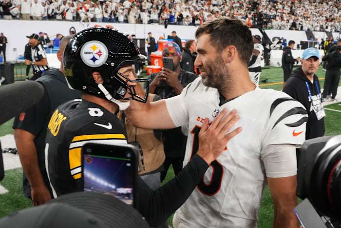 Flacco verzamelt Bengals voorbij Rodgers en Steelers 33-31 in strijd om 40-jarige QB's