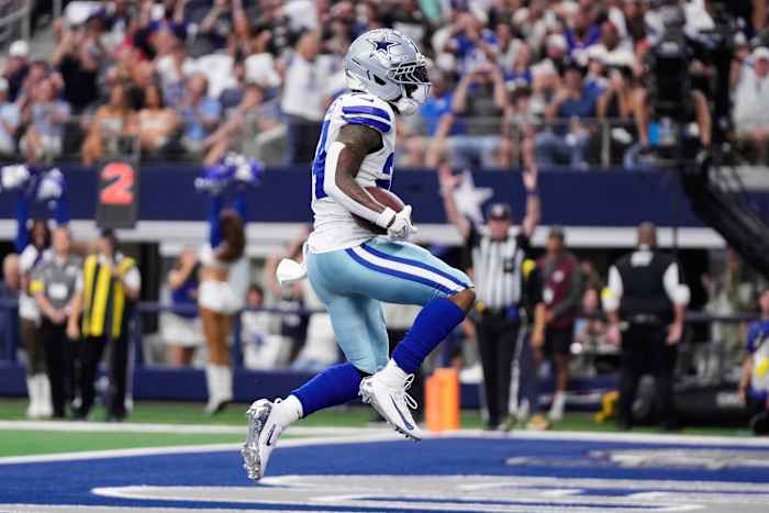 Geblesseerde Cowboys running back Miles Sanders is out voor het seizoen, zegt teammanager
