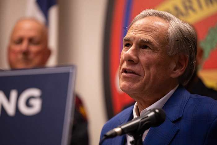 Greg Abbott machtigt Trump om de Nationale Garde van Texas in te zetten in andere staten om federale functionarissen te beschermen