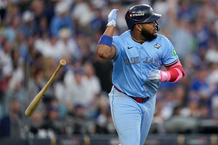 Guerrero homert op Ohtani terwijl Blue Jays de World Series in evenwicht brengt met 6-2 overwinning op Dodgers in Game 4