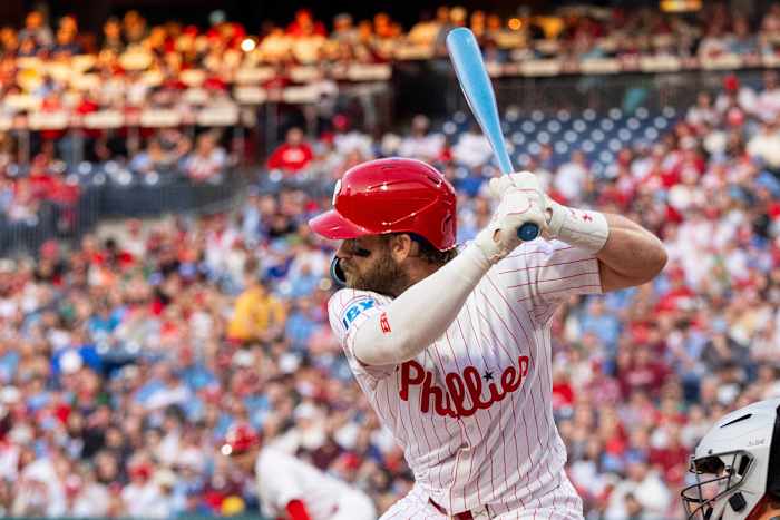Het is een jongen! Phillies -ster Bryce Harper kondigt de geboorte aan van het vierde kind voor de NLDS -opener