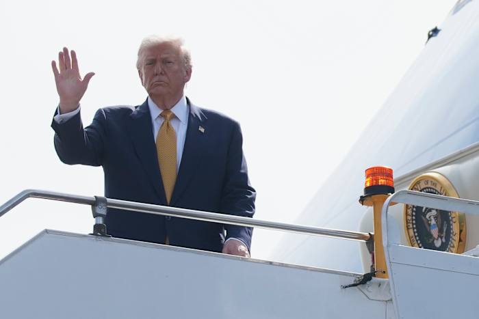 Het laatste: Trump arriveert in Japan, waar hij de nieuwe premier Takaichi zal ontmoeten
