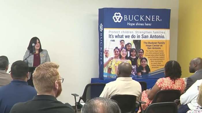 Het non-profitcentrum van San Antonio wordt geopend aan de West Side om gezinnen in nood te ondersteunen