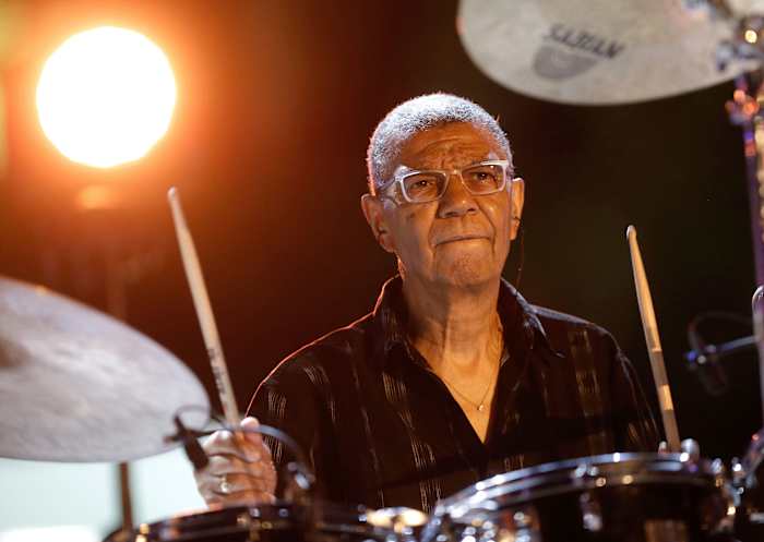 Jack DeJohnette, de veelgeprezen jazzdrummer die samenwerkte met Miles Davis, sterft op 83-jarige leeftijd