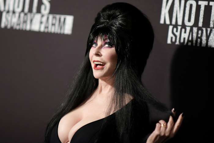 Je kunt Elvis bedanken voor Elvira, zegt Cassandra Peterson