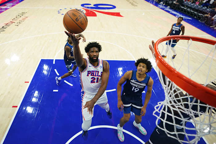 Joel Embiid keert terug in actie voor 76ers in de finale van het voorseizoen, de eerste wedstrijd in bijna acht maanden