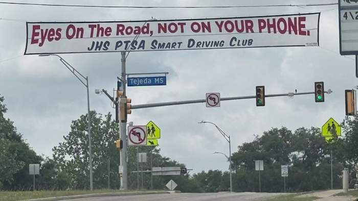 Johnson High School-studenten voeren campagne tegen afgeleide chauffeurs