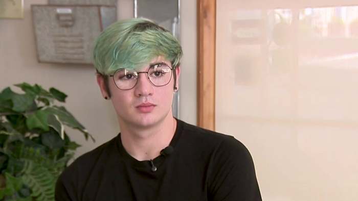 Jong slachtoffer van huiselijk geweld komt thuis op voor kinderen die vastzitten in de cyclus