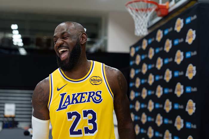 Lebron mist de eerste praktijk van Lakers om te trainen kamperen vanwege een klein letsel, focus op gezondheid op de lange termijn
