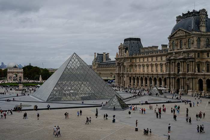 Louvre Museum sluit na diefstal