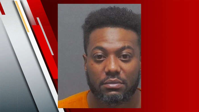 Man gearresteerd na schietpartij in motel Northwest Side leidt tot crash op State Highway 151, zegt de politie