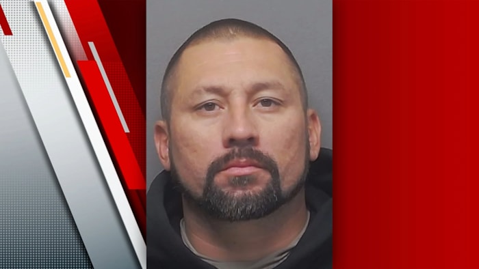 Man gearresteerd wegens dodelijke schietpartij op ex-vriend buiten West Side-zaken, zegt een beëdigde verklaring