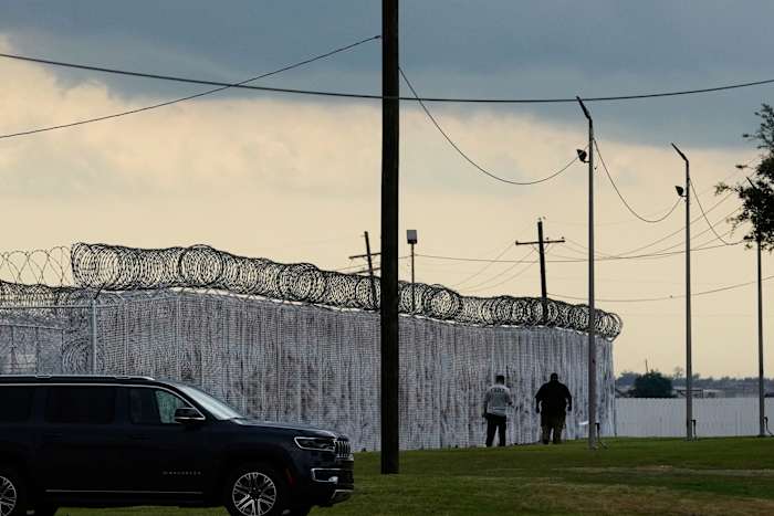 Man gedeporteerd naar Laos ondanks gerechtelijk bevel dat zijn uitzetting blokkeerde, zeggen advocaten