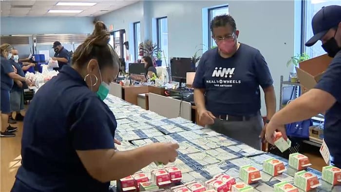 Meals on Wheels San Antonio zal de dienstverlening tot begin 2026 voortzetten na de uitstorting van gemeenschapsdonaties