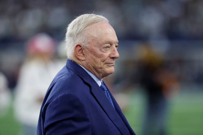 NFL legt Jerry Jones een boete van $250.000 op voor het obscene MetLife-gebaar dat volgens hem onbedoeld was