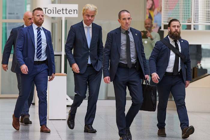 Nederlandse stemmen in een scherpe verkiezing gericht op huisvesting en Wilders