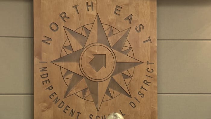 North East ISD kan het beleid van het beleid van mobiele telefoons herzien na thee -interventie en wetgevende druk