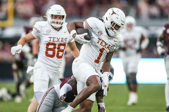 Nr. 22 Texas verslaat de staat Mississippi met 45-38 in verlengingen