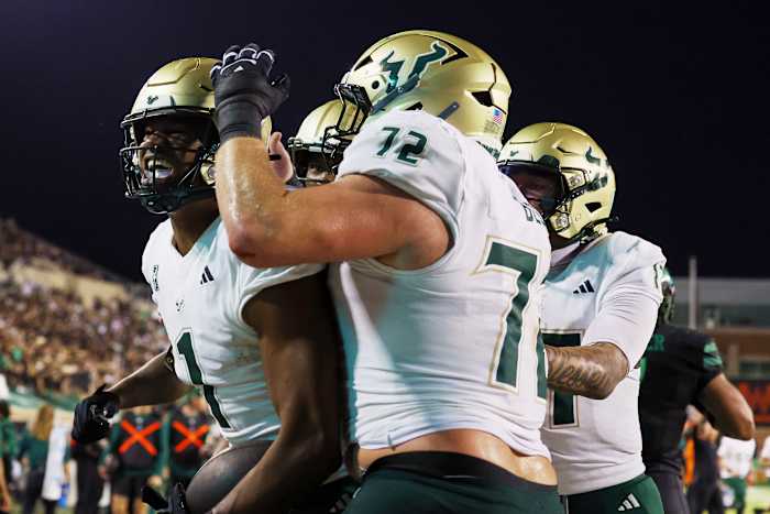 Nr. 24 Zuid-Florida scoort 4 touchdowns in een tijdsbestek van 3 1/2 minuut en bezorgt Noord-Texas zijn eerste nederlaag