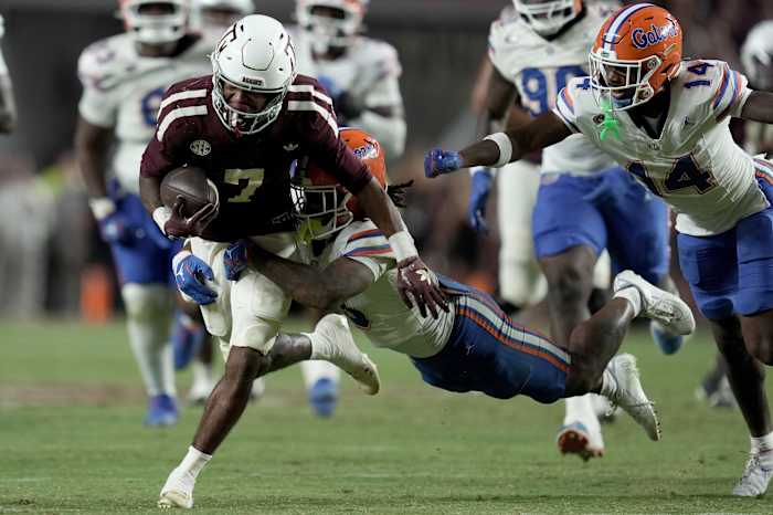 Nr. 5 Texas A&M zet de perfecte start voort met een 34-17 overwinning op Florida