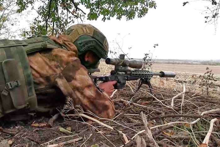 Oekraïne zegt dat het de Russische munitiefabriek, olieterminal en wapendepot heeft getroffen