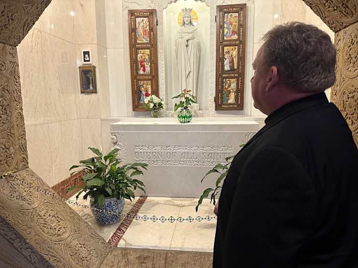 St. Thérèse's Relics beginnen met een tournee door ons met stop bij Michigan Parish genoemd naar geliefde Franse non