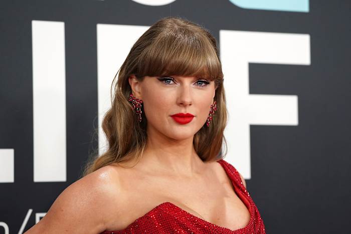 Taylor Swift kondigt nieuwe 'Eras ​​Tour'-docuseries en concertfilm aan voor Disney+: How to watch