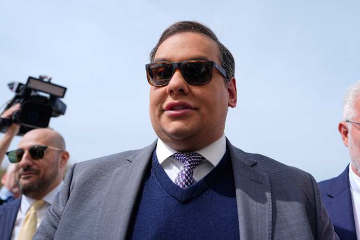 Trump zegt dat hij de straf van de voormalige Amerikaanse vertegenwoordiger George Santos in een federale fraudezaak heeft omgezet