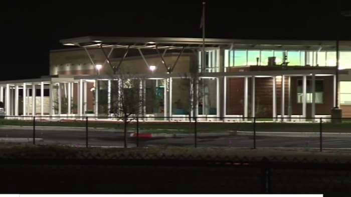 Uvalde CISD-studenten en docenten beginnen de eerste dag op de nieuwe Legacy Elementary School