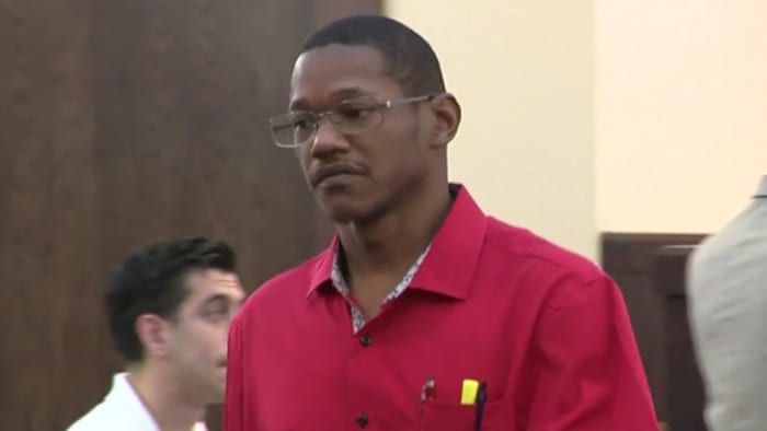 Vader veroordeeld tot 45 jaar gevangenisstraf in verband met dood van 12-jarige zoon in 2022