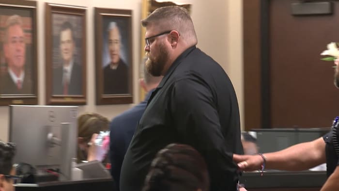 Voormalig UIW-professor, Live Oak-man, veroordeeld tot 30 jaar gevangenisstraf wegens beschuldigingen van kinderpornografie