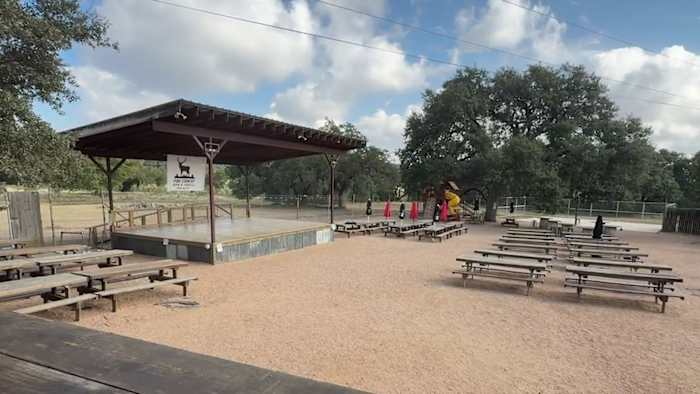 Wat je moet weten over het Hope for Hunt-concert en andere manieren om slachtoffers van de overstromingen in Hill Country te steunen