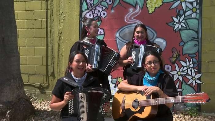 'We Clicked Together': hoe de accordeon Las Mujeres naar de South Side -podium bracht