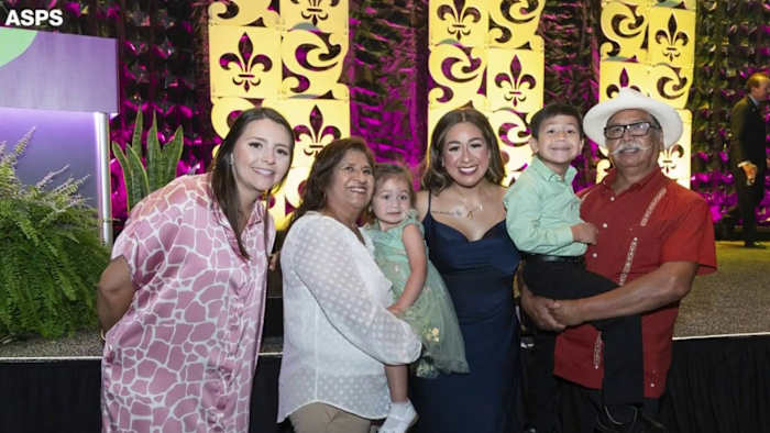 'Ze is een inspiratie': Pleasanton-moeder, viervoudig geamputeerde ontvangt nationale onderscheiding voor belangenbehartiging